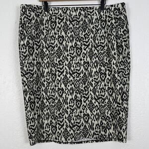 RipSkirt Hawaii Length 3 Pocket Skirt Black/ White Ikat Pattern Size XXL